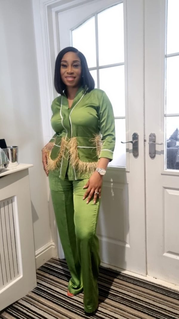 2PIECE OSTRICH SET